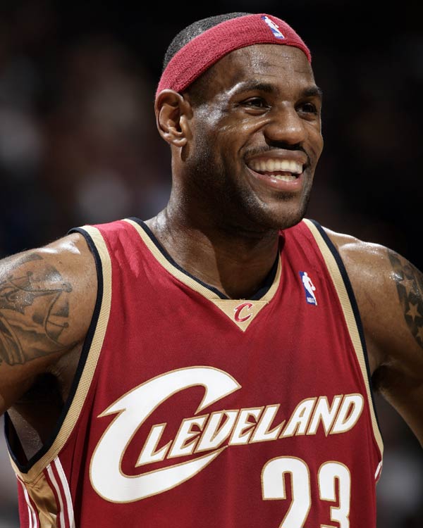 李嗣镕：在场上一点也不紧张，就想为津门虎队奉献自己的全部（李嗣镕：比赛毫不紧张，只想为津门虎队倾尽全力）