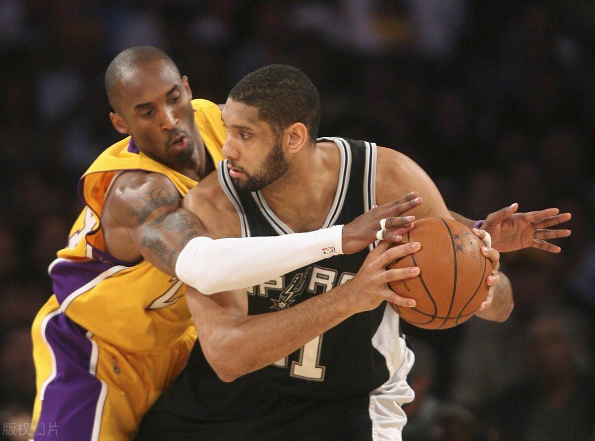 记者：恩昆库在冬窗的未来值得关注；米兰会和经纪人谈莱万（记者：冬窗恩昆库动向受关注；米兰将与莱万经纪人会谈）