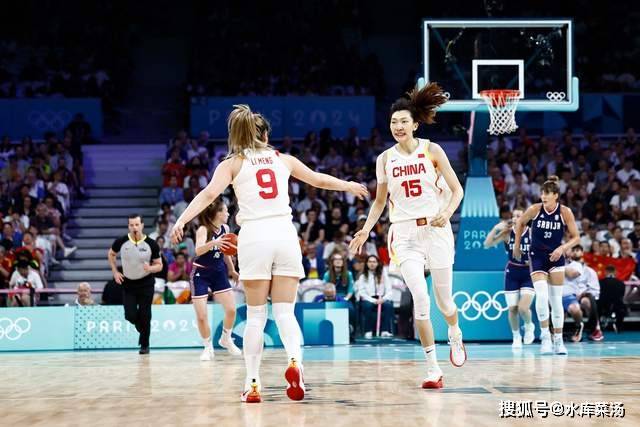 阿斯：托雷斯荣获阿斯报终身成就奖，将于12月1日领奖（托雷斯荣膺阿斯报终身成就奖，12月1日领取荣誉）