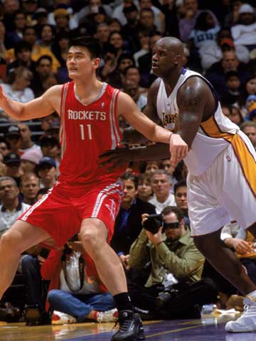 NBA战报：里夫斯44分11助，八村塁绝杀，湖人123-120猛龙（里夫斯轰44分11助攻，八村塁压哨绝杀，湖人123-120险胜猛龙）