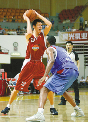 卡列洪：孔蒂和萨里很像总是重复枯燥训练，但这么做效果很好（卡列洪：孔蒂与萨里风格相近，训练虽枯燥重复却成效显著）