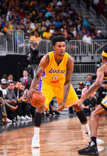 型男四连拍！📷（镜头连发四张，型男出镜！📷）