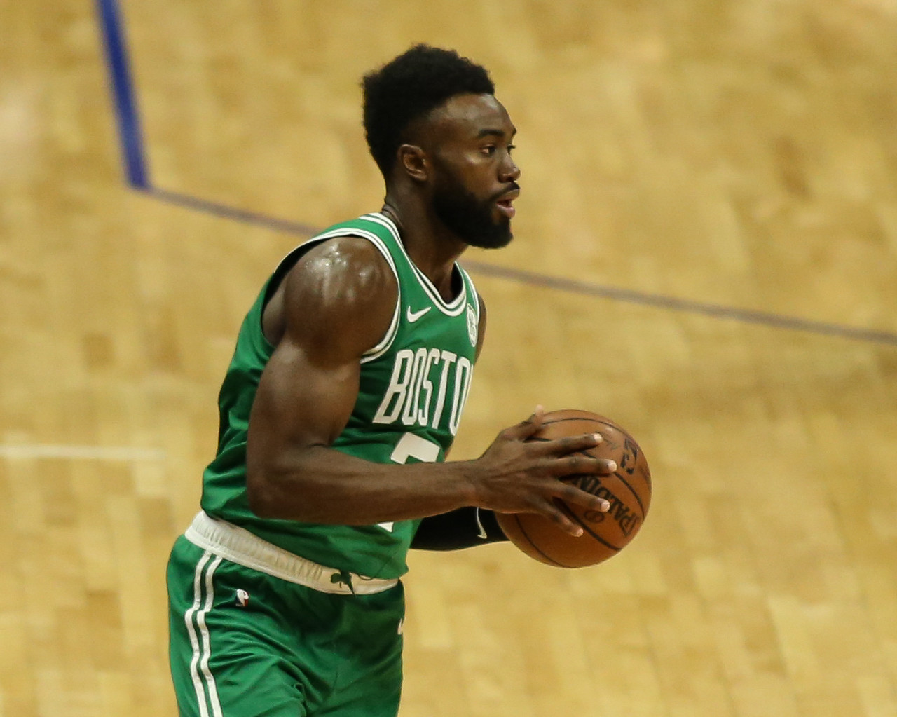 半场战报：罗马0-1那不勒斯，内雷斯反击单刀破门（半场速报：那不勒斯1-0领先罗马，内雷斯反击单刀破门）