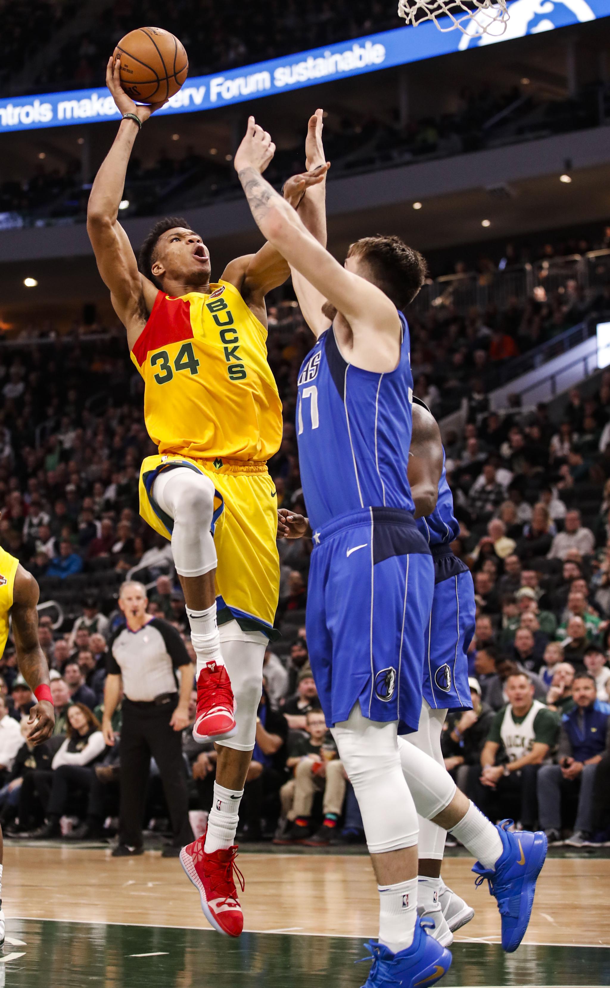 泰晤士报：2026世界杯引入新规，教练或球员中场时需接受采访（泰晤士报：2026年世界杯将启用新规，中场休息阶段教练或球员需接受采访）